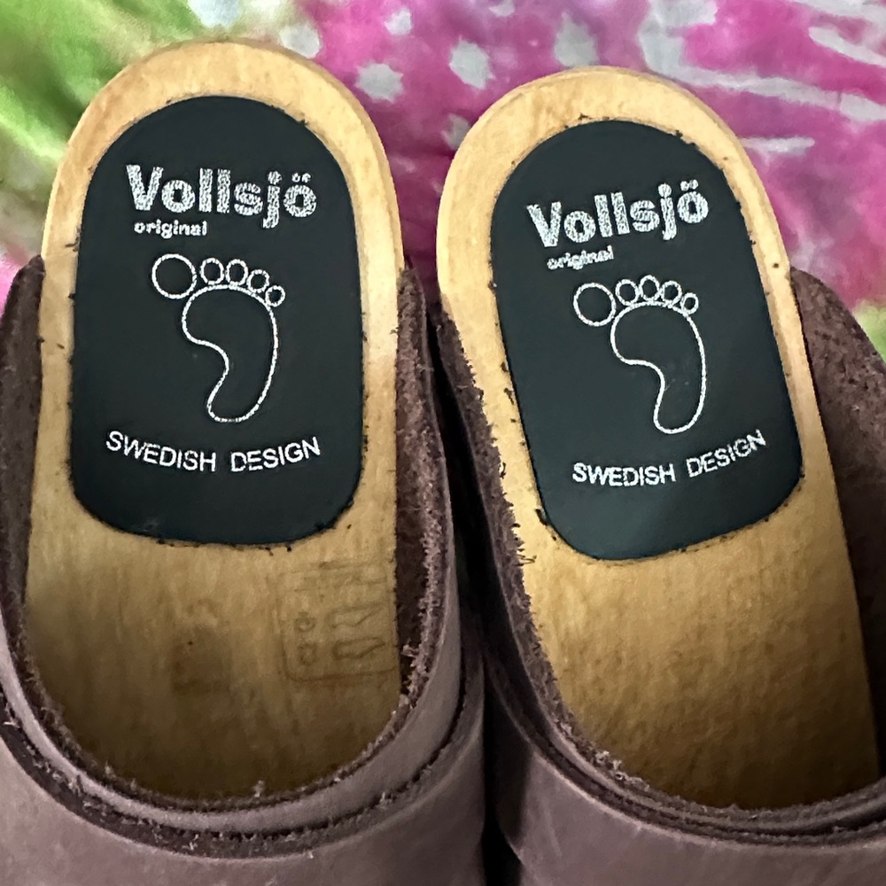 Women's Vollsko Brown Clogs - Picture 7 of 9